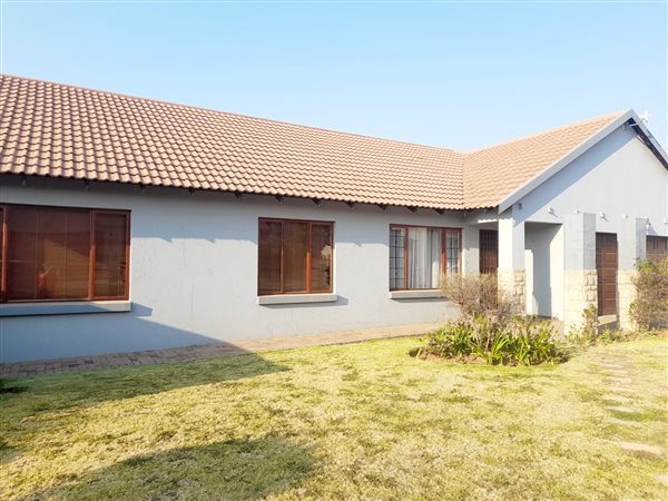 3 Bedroom Townhouse 3 Bedroom Townhouse