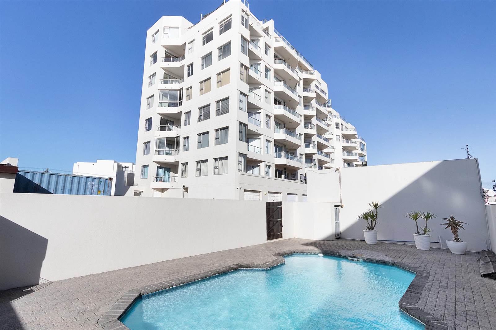 2 Bed Apartment in Bloubergstrand photo number 14