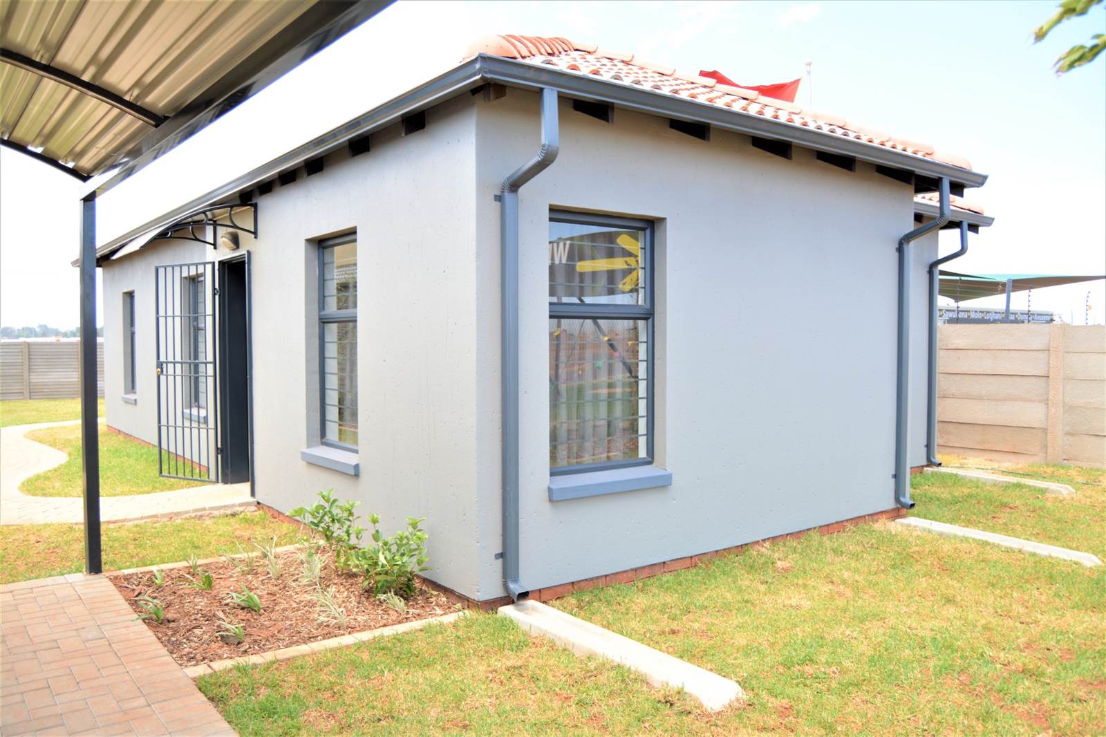 3 Bed House in Roodepoort Central photo number 1