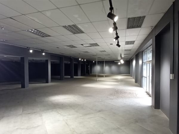 786  m² Industrial space