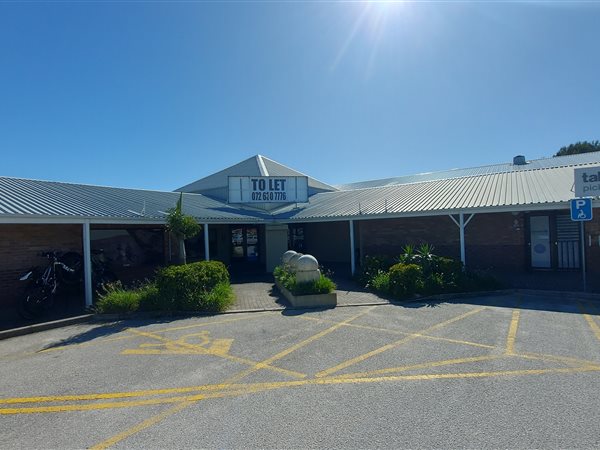 1700  m² Retail Space in Fairview