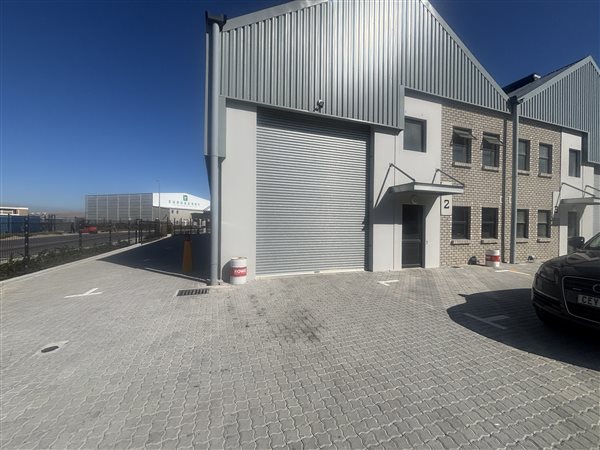 211 m² Industrial space 211 m² Industrial space