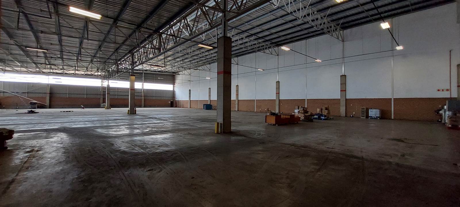 2700  m² Industrial space in Clayville photo number 3