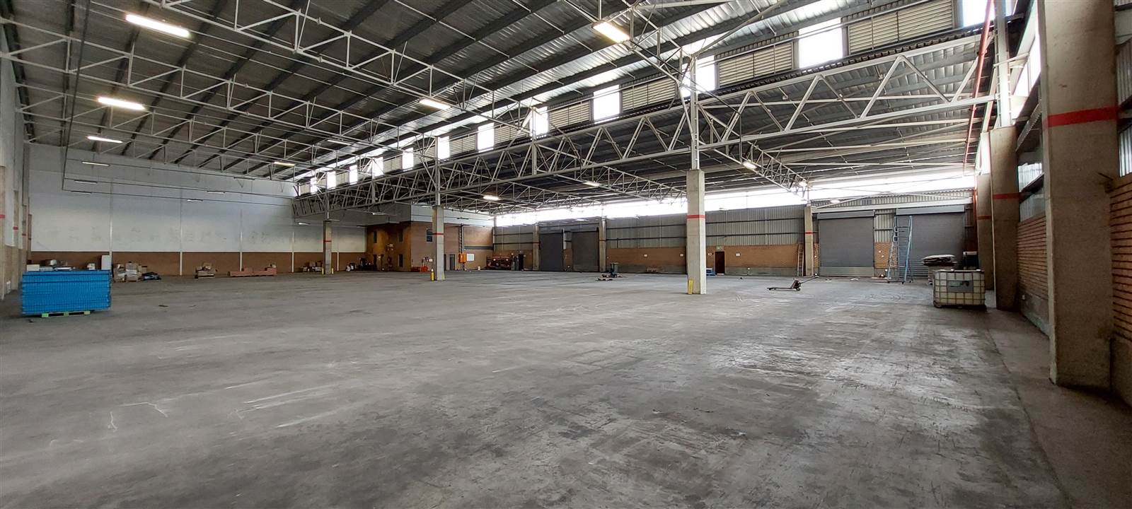2700  m² Industrial space in Clayville photo number 4