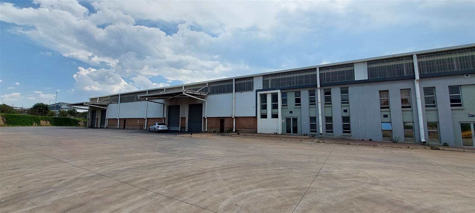 2700  m² Industrial space in Clayville photo number 1