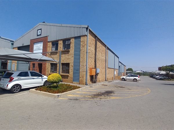 417  m² Industrial space in Jet Park