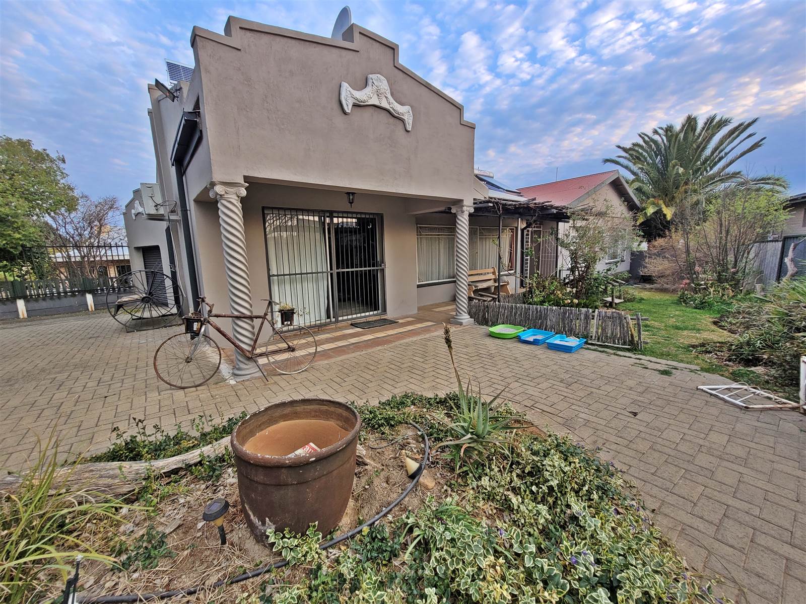 4 Bed House in Uitsig photo number 2