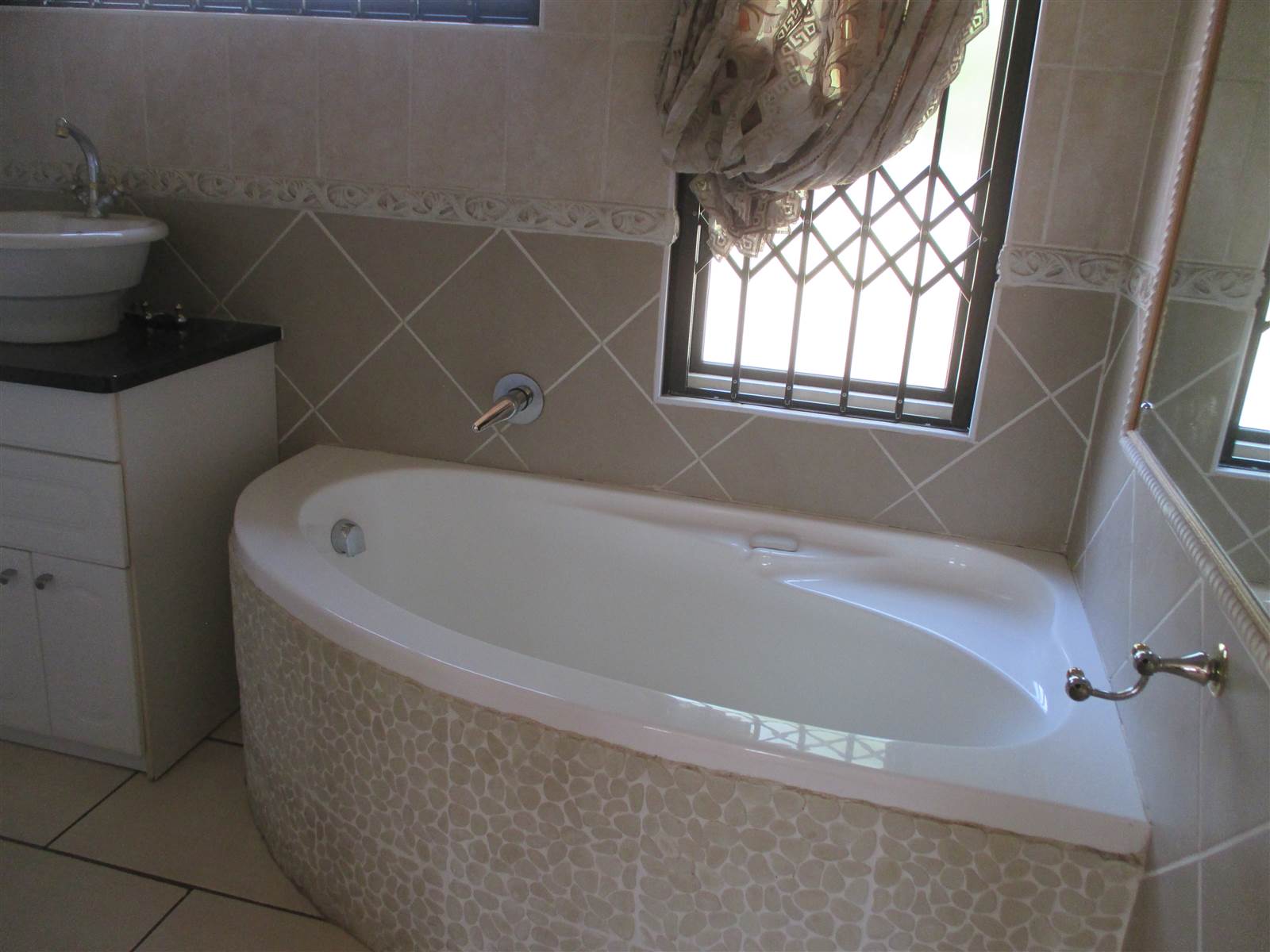 4 Bed House in Leeuwfontein Estate photo number 19