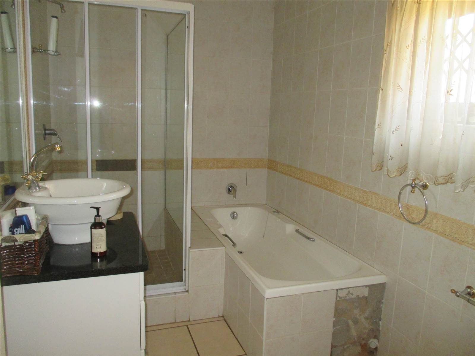 4 Bed House in Leeuwfontein Estate photo number 14
