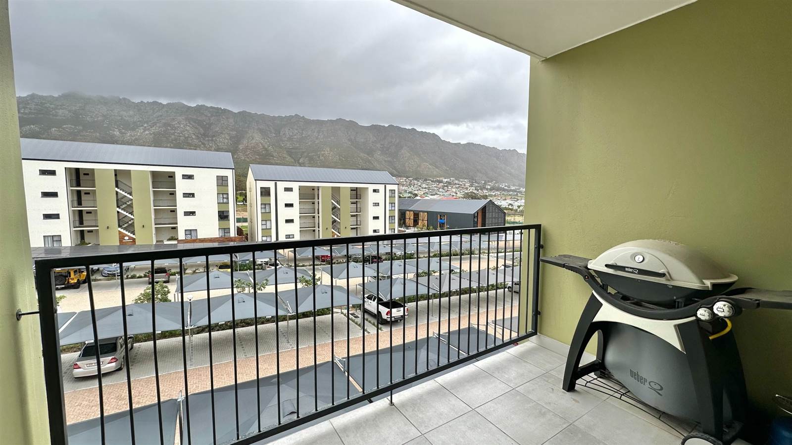 2 Bed Apartment in Mountainside photo number 10