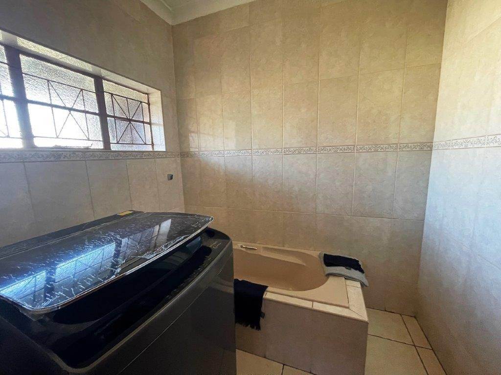 3 Bed House in Kempton Park Ext 2 photo number 17