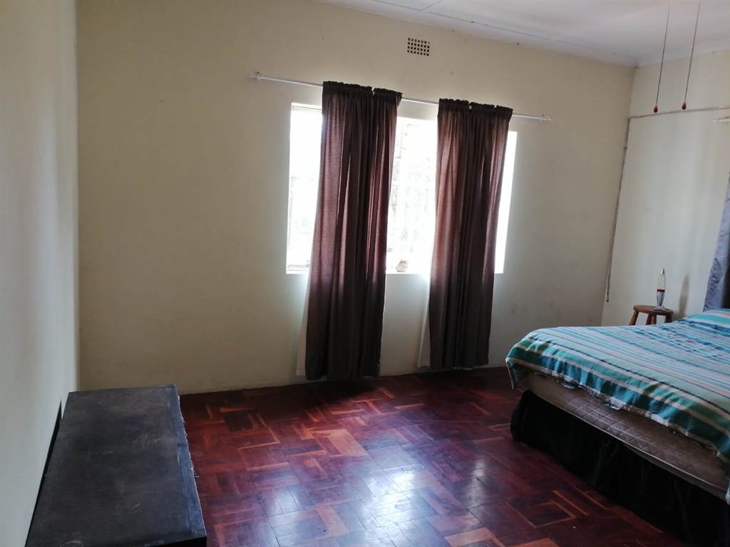 4 Bed House in Vierfontein photo number 7