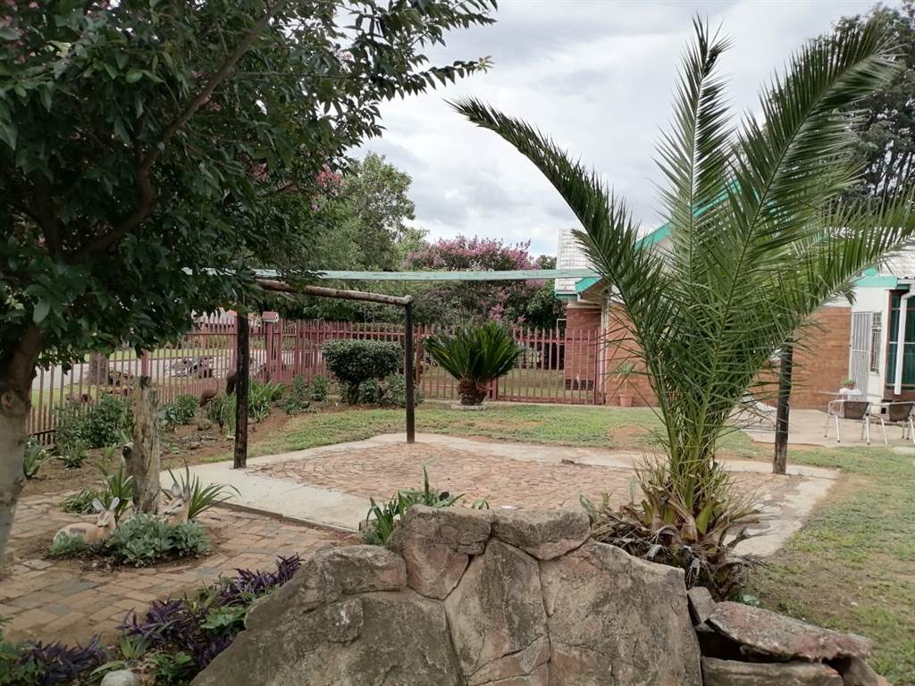 4 Bed House in Vierfontein photo number 1