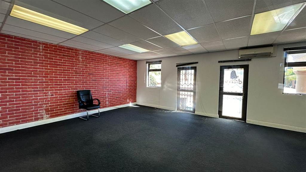 228  m² Commercial space in Highveld photo number 4