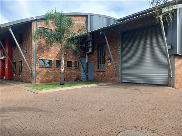 480 m² Industrial space 480 m² Industrial space