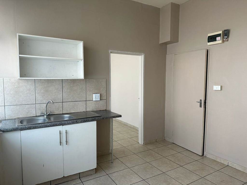 1 Bed Apartment in Pietermaritzburg Central photo number 3