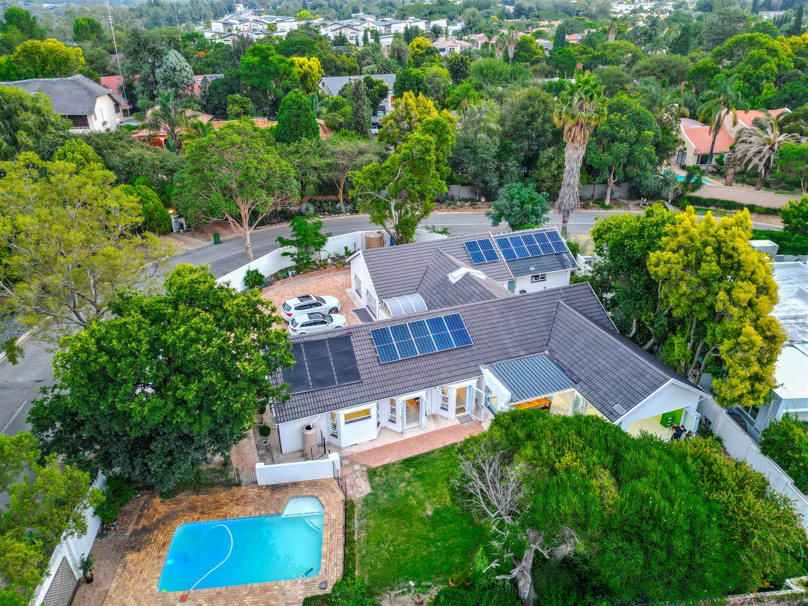 5 Bed House in Lonehill photo number 4
