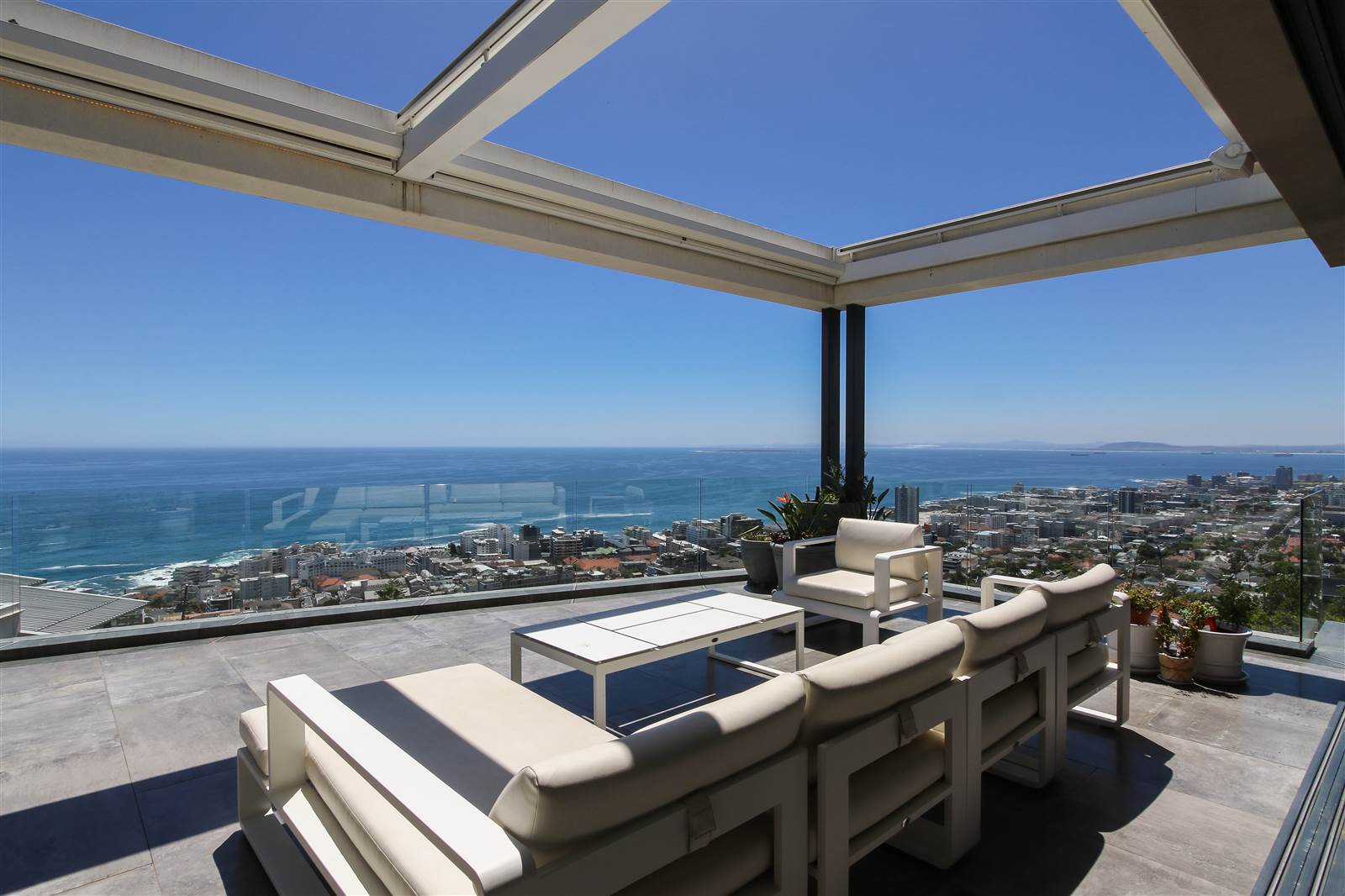3 Bed Apartment in Fresnaye photo number 13