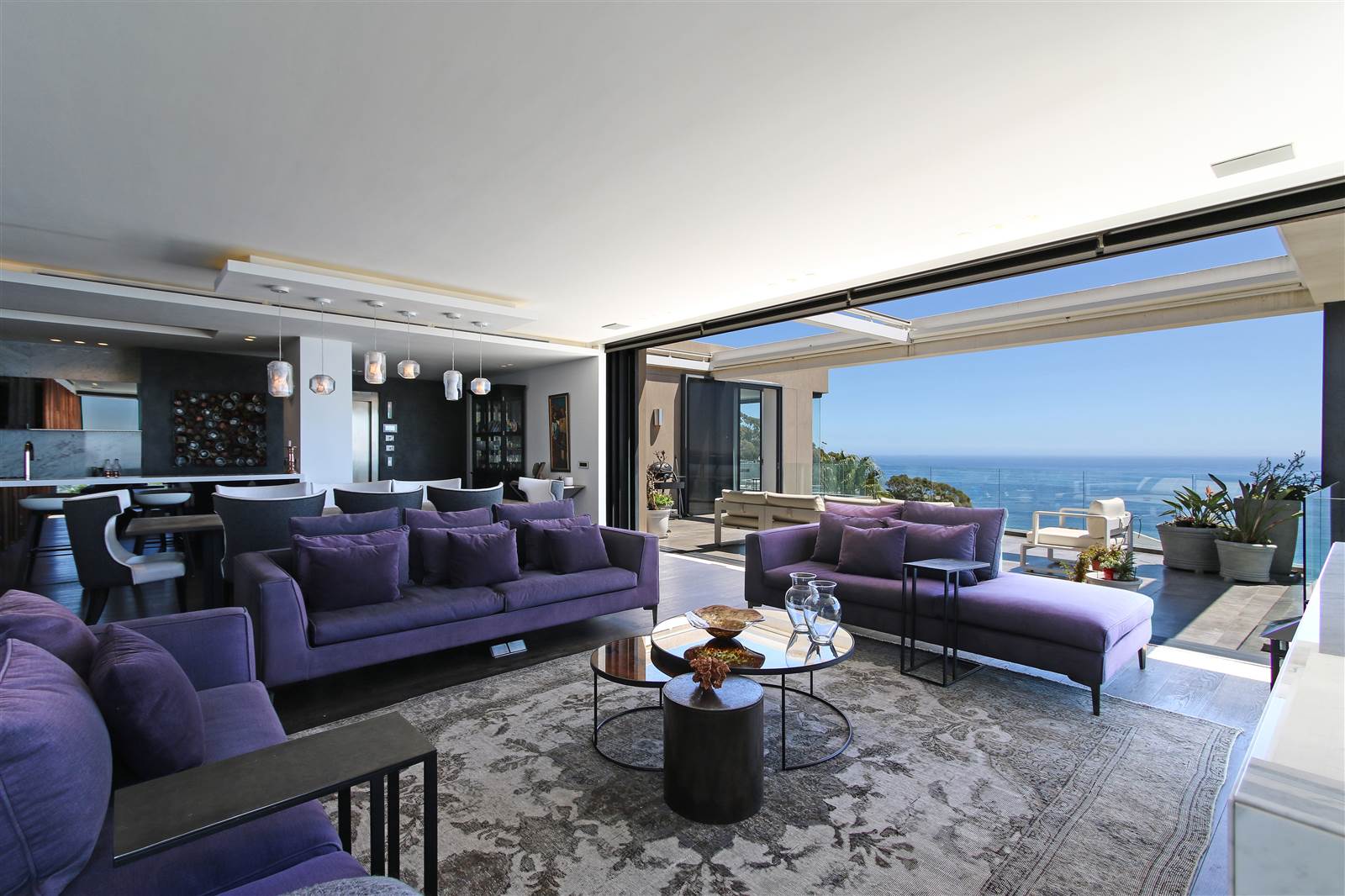 3 Bed Apartment in Fresnaye photo number 6