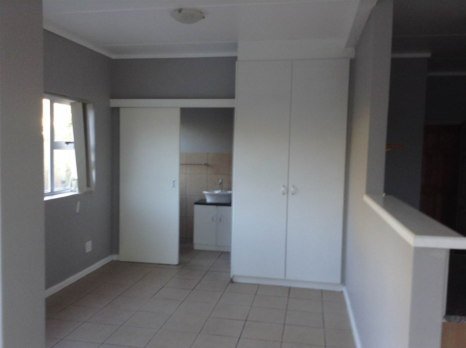 1 Bed Flat in Hout Bay and surrounds photo number 6