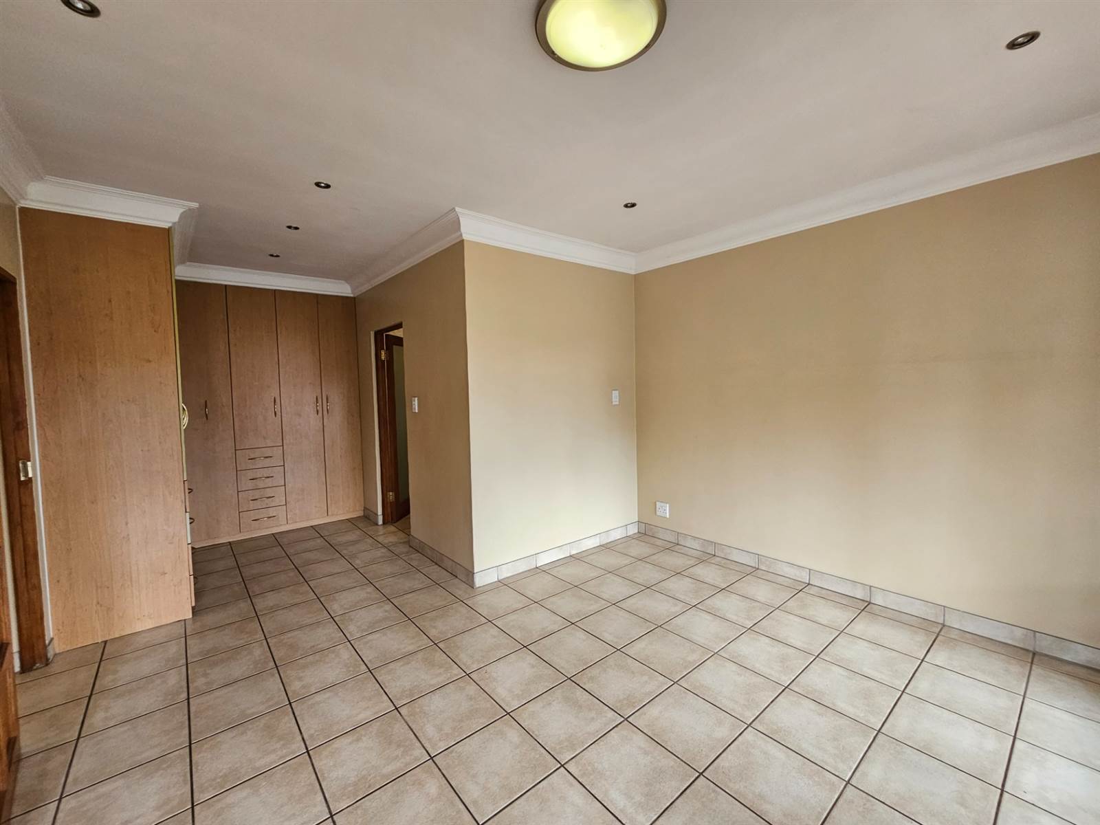 4 Bed House in Greenstone Hill photo number 14