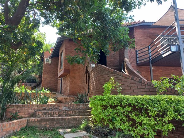 4 Bedroom House 4 Bedroom House
