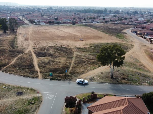 5.9 ha Land available in Vista Park