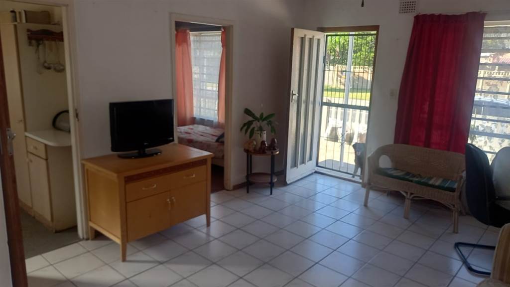 3 Bed House in Fish Hoek photo number 4