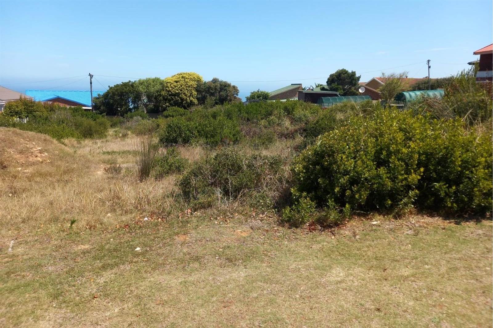 880 m² Land available in Dana Bay photo number 1
