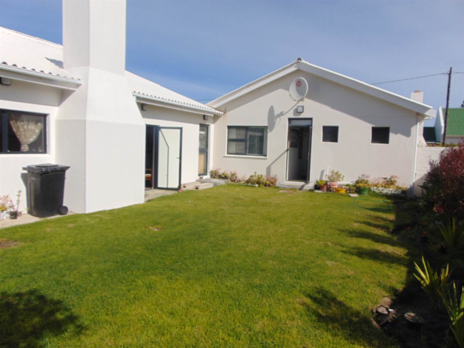 4 Bed House in Struisbaai photo number 15
