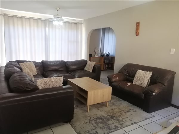 3 Bedroom Duplex 3 Bedroom Duplex