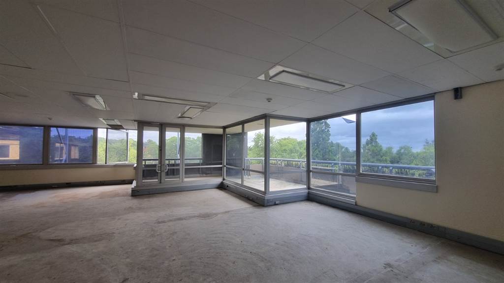 540  m² Commercial space in Hatfield photo number 3