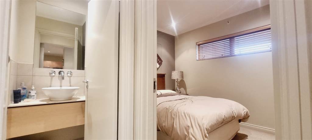 2 Bed Apartment in Sandhurst photo number 28