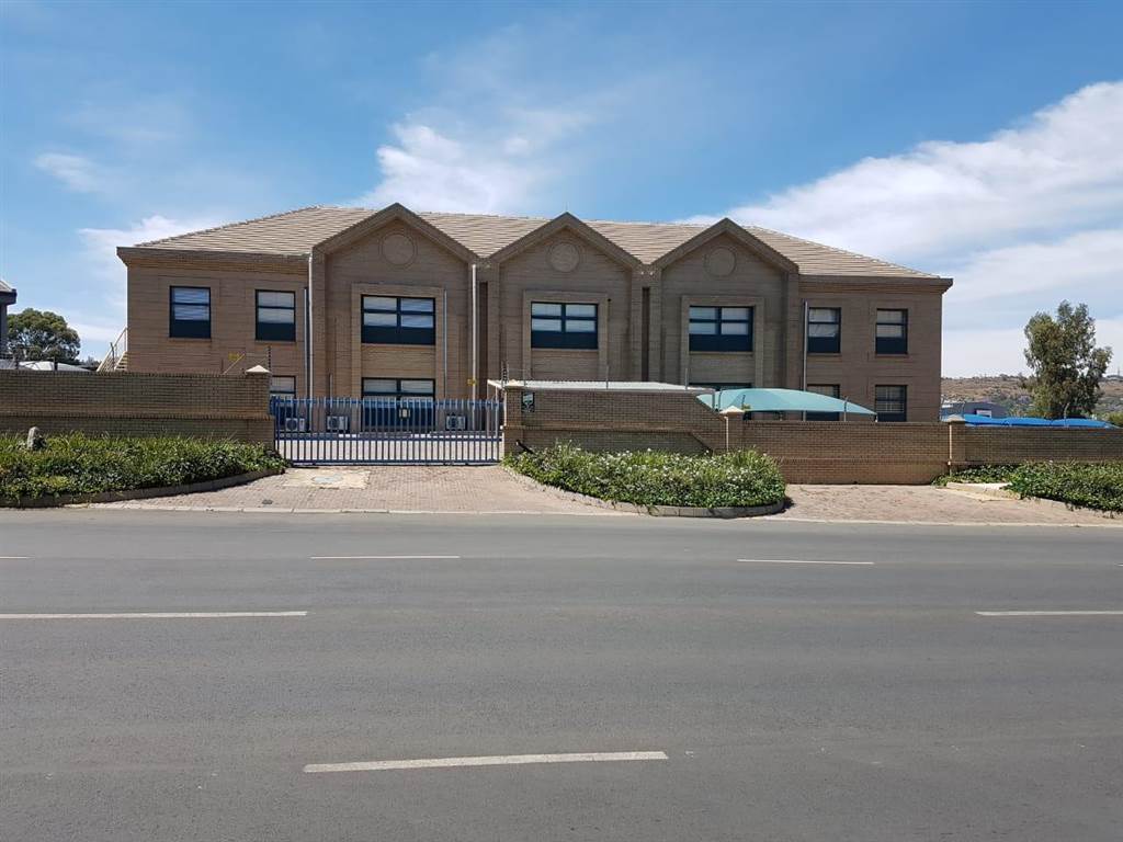 2741  m² Commercial space in Edenvale photo number 4