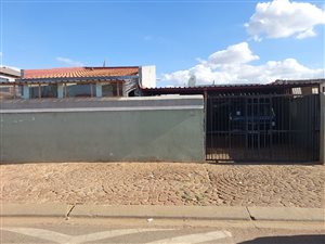 4 Bed House in Eldorado Park