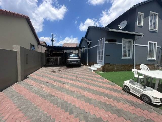3 Bed House in Bloubosrand photo number 16