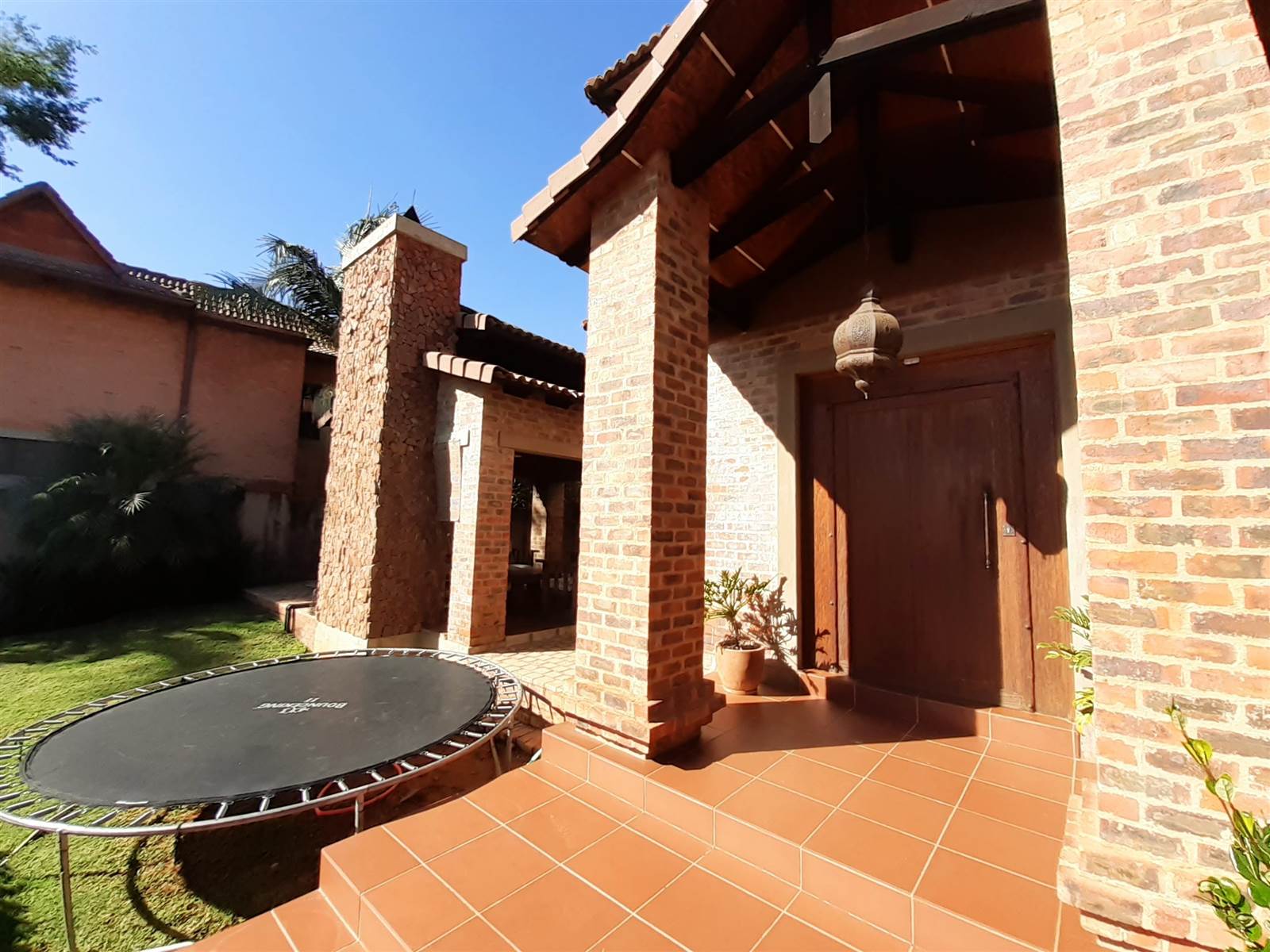 3 Bed House in Mooikloof Equestrian Estate photo number 3