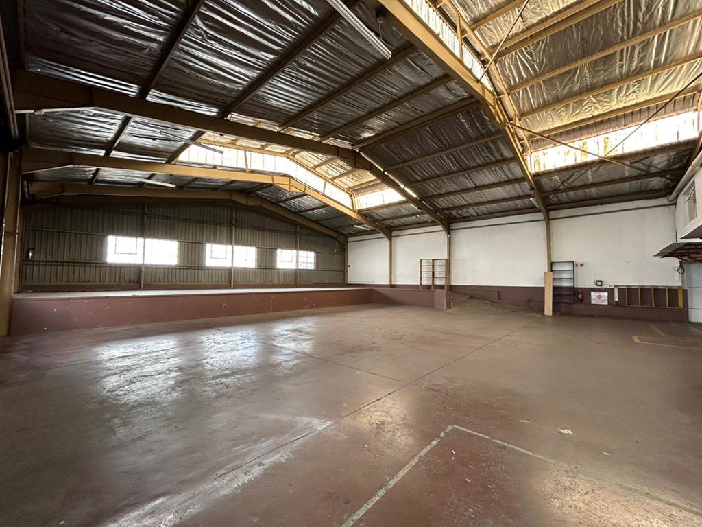 880  m² Industrial space in Jet Park photo number 16