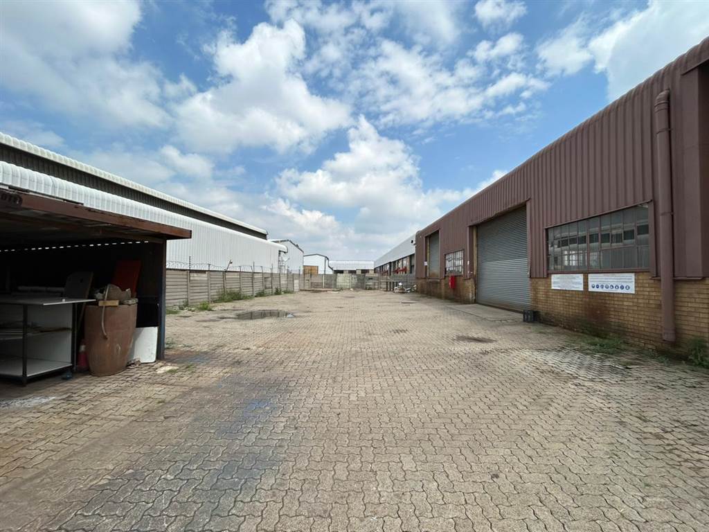 880  m² Industrial space in Jet Park photo number 24