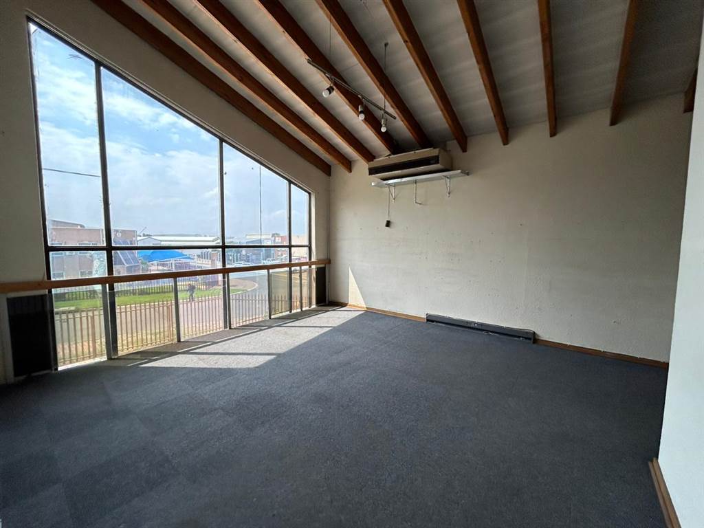 880  m² Industrial space in Jet Park photo number 6