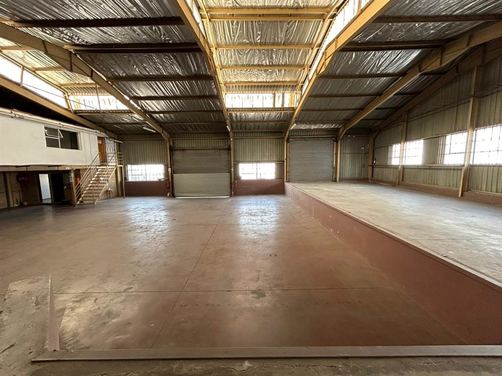 880  m² Industrial space in Jet Park photo number 12