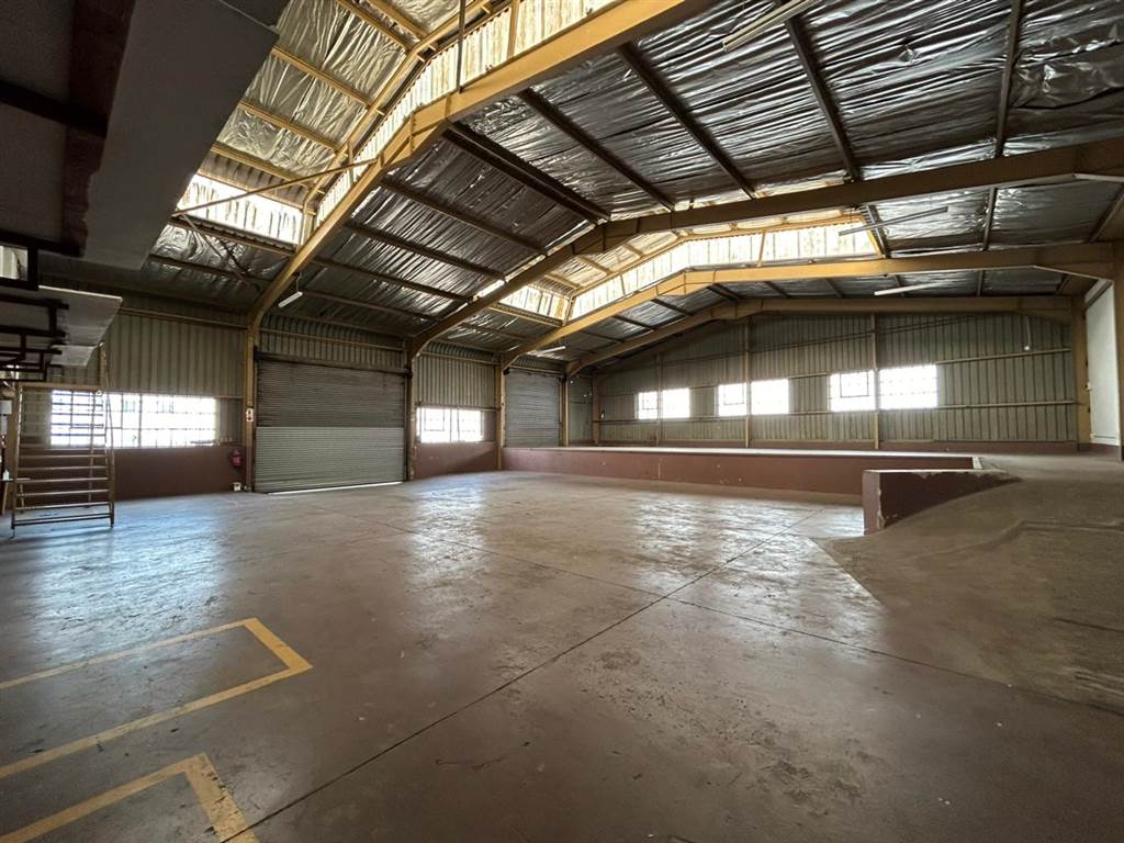 880  m² Industrial space in Jet Park photo number 11