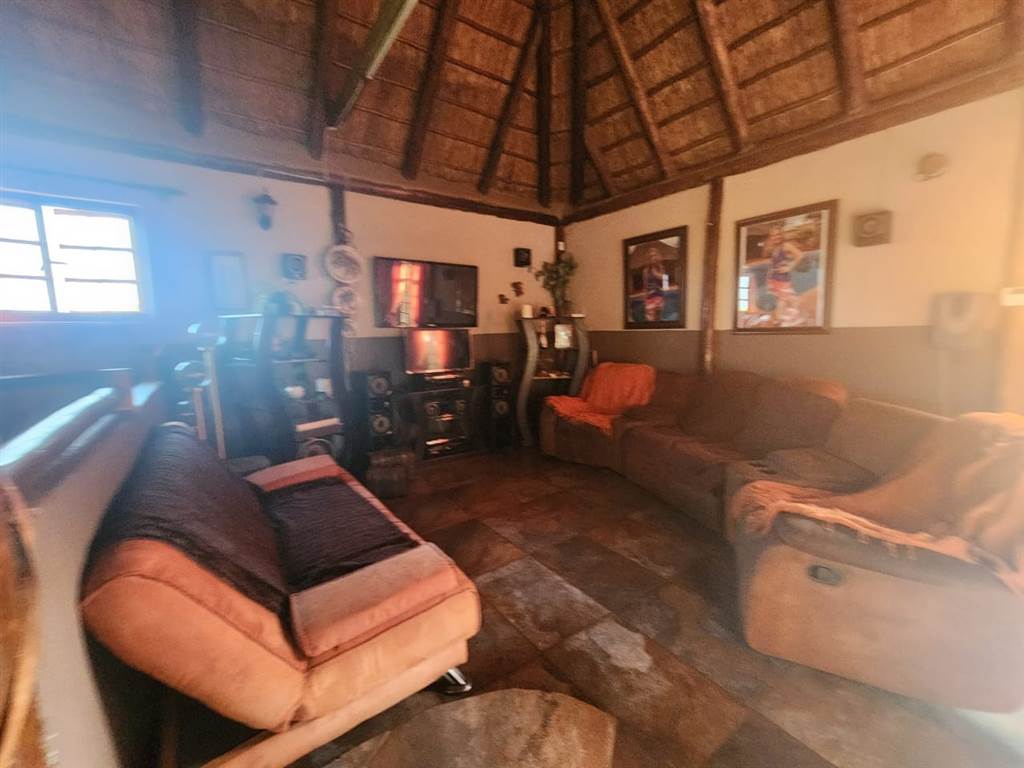 3 Bed House in Thabazimbi photo number 11