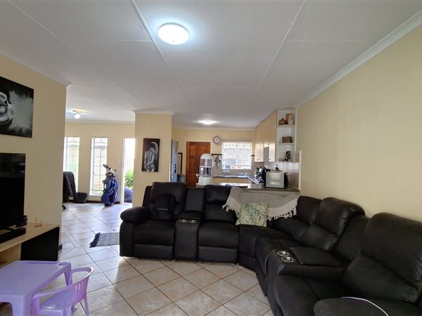 2 Bedroom Simplex 2 Bedroom Simplex