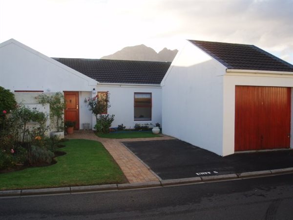 2 Bedroom Townhouse 2 Bedroom Townhouse