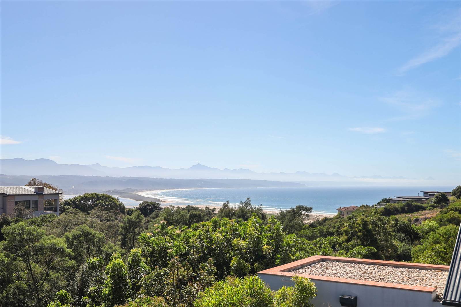 4 Bed House in Plettenberg Bay photo number 3