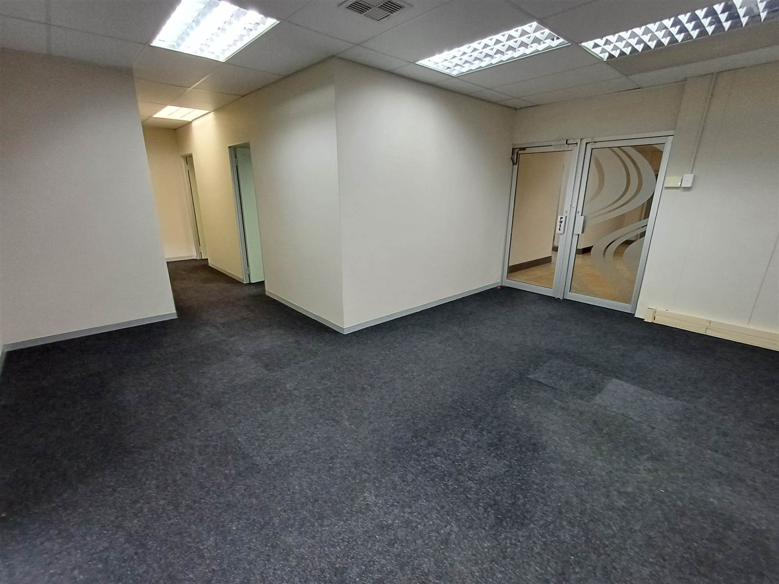 88  m² Commercial space in Morningside photo number 1