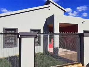 3 Bed House in Karen Park