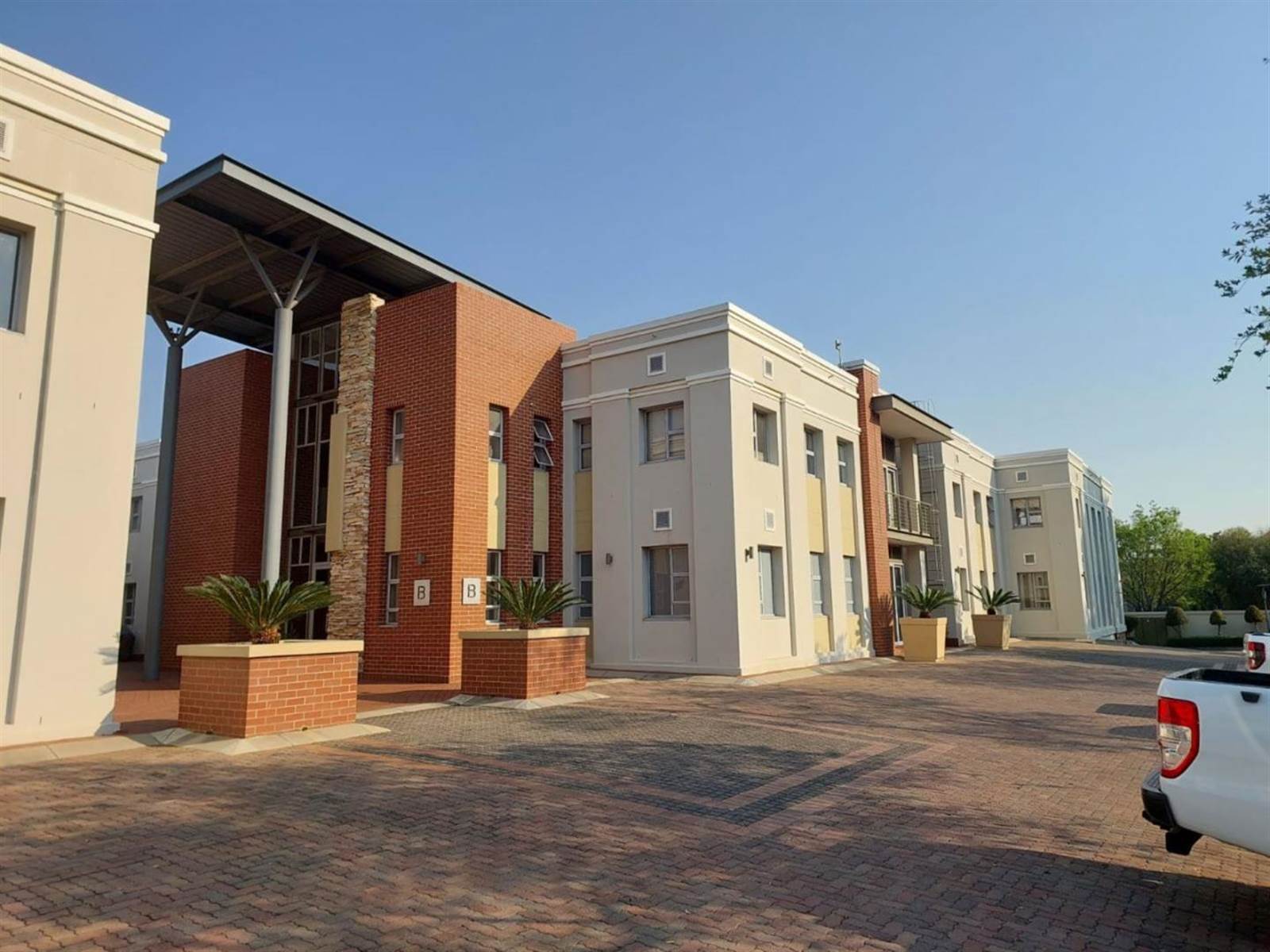 668  m² Commercial space in Fourways photo number 20