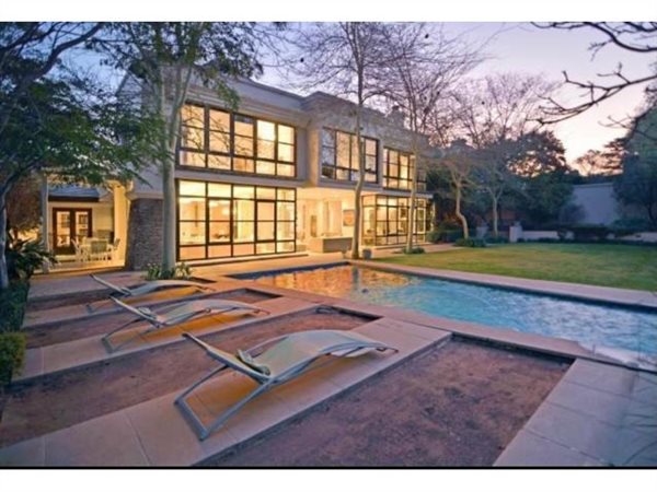 5 Bedroom House 5 Bedroom House